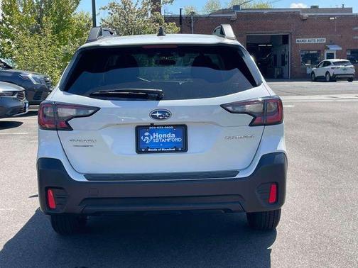 Crystal White Pearl 2022 Subaru Outback Premium