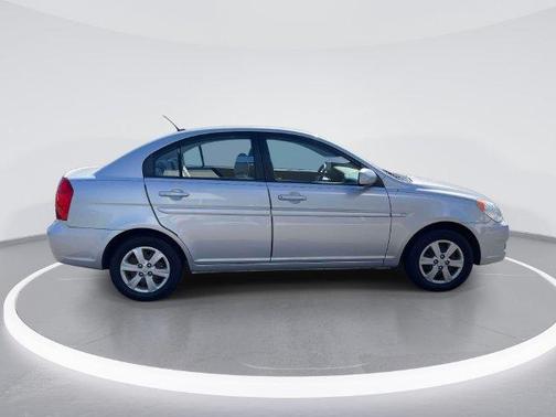 Platinum Silver Metallic + Pearl 2011 Hyundai Accent GLS