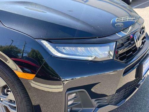 Crystal Black Pearl 2026 Honda Odyssey Touring