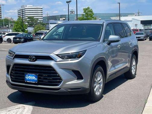 Celestial Silver Metallic 2025 Toyota Grand Highlander XLE