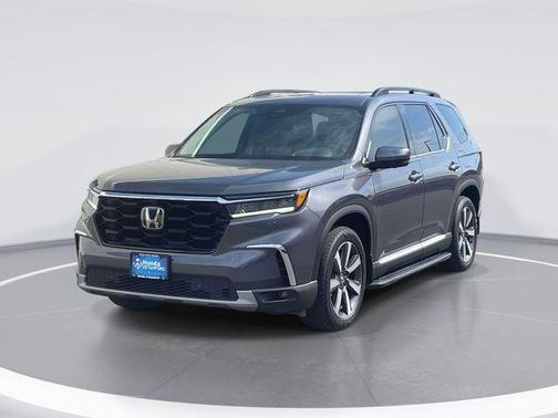 Modern Steel Metallic 2023 Honda Pilot Elite