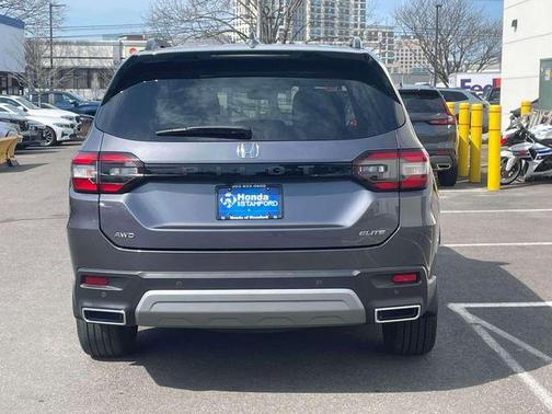 Modern Steel Metallic 2023 Honda Pilot Elite