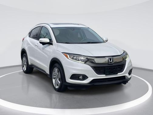 White 2019 Honda HR-V EX