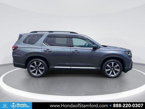 Modern Steel Metallic 2024 Honda Pilot Elite