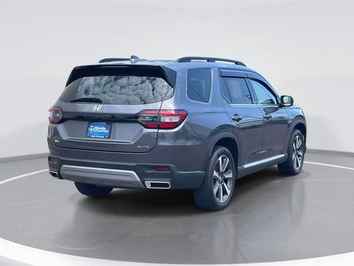Modern Steel Metallic 2024 Honda Pilot Elite
