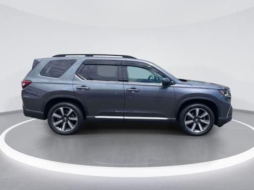 Modern Steel Metallic 2024 Honda Pilot Elite