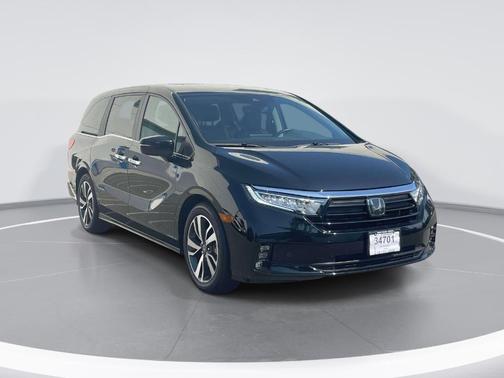 Crystal Black Pearl 2024 Honda Odyssey Touring