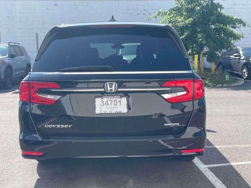 Crystal Black Pearl 2024 Honda Odyssey Touring
