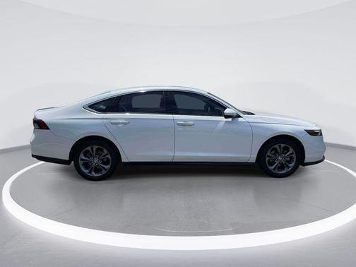 Platinum White Pearl 2023 Honda Accord EX
