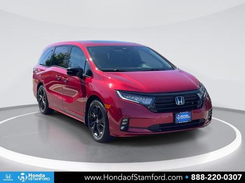 Radiant Red Metallic II 2023 Honda Odyssey Sport
