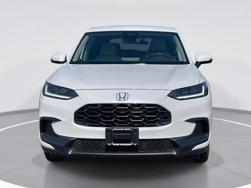 Platinum White Pearl 2026 Honda HR-V LX