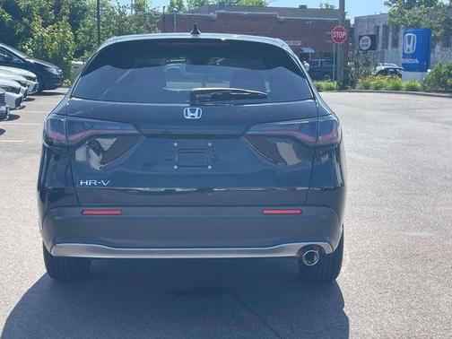Crystal Black Pearl 2025 Honda HR-V Sport