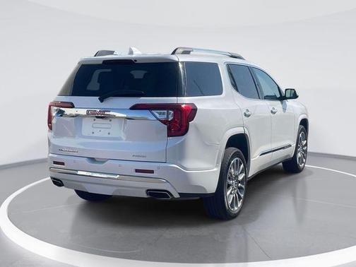 2022 GMC Acadia Denali