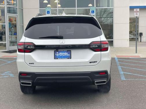 2023 Honda Pilot Sport