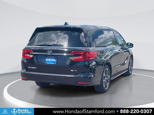 Crystal Black Pearl 2023 Honda Odyssey Elite