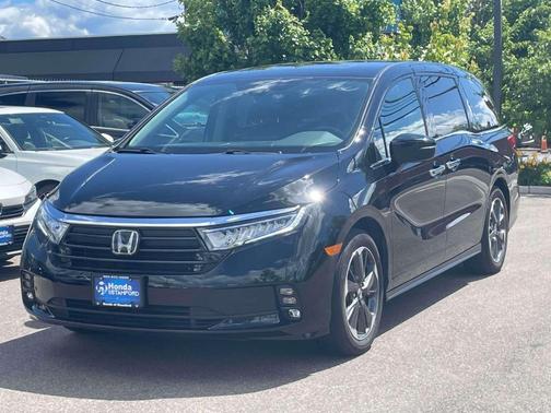 Crystal Black Pearl 2023 Honda Odyssey Elite