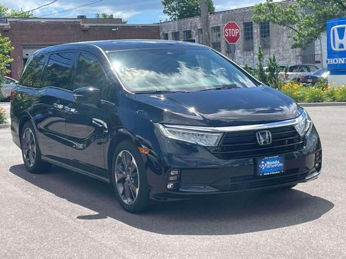 Crystal Black Pearl 2023 Honda Odyssey Elite