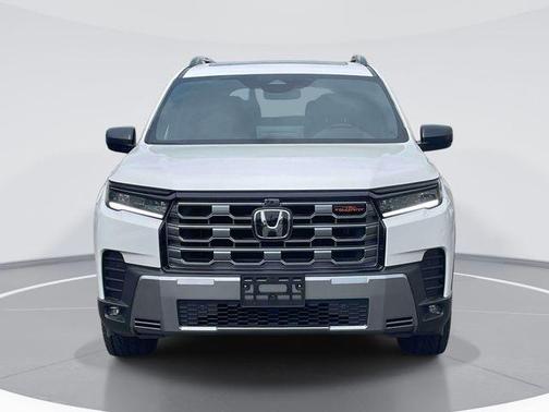 Platinum White Pearl 2026 Honda Pilot TrailSport