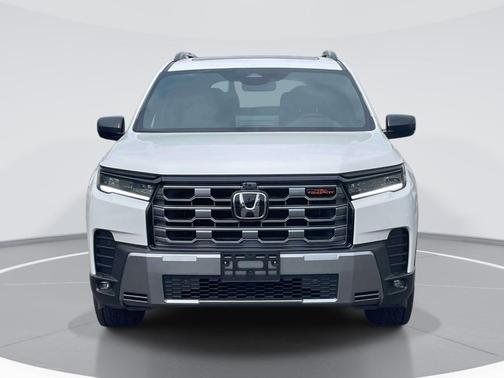 Platinum White Pearl 2026 Honda Pilot TrailSport