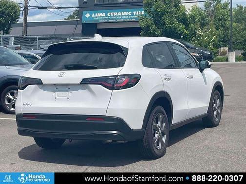 Platinum White Pearl 2026 Honda HR-V LX