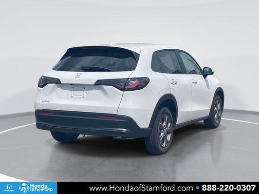 Platinum White Pearl 2026 Honda HR-V LX