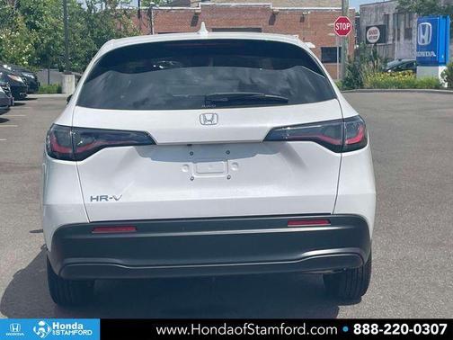 Platinum White Pearl 2026 Honda HR-V LX