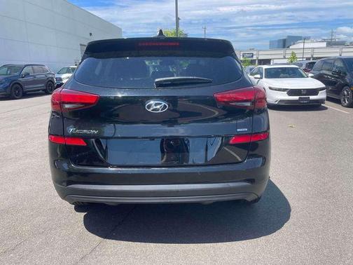 Black Noir Pearl 2021 Hyundai TUCSON SE