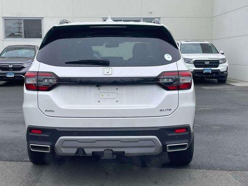 Platinum White Pearl 2025 Honda Pilot Elite