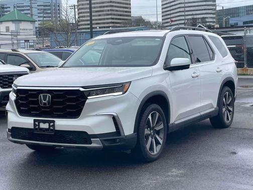 Platinum White Pearl 2025 Honda Pilot Elite