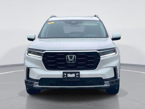 Platinum White Pearl 2025 Honda Pilot Elite