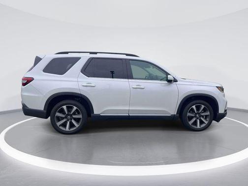 Platinum White Pearl 2025 Honda Pilot Elite