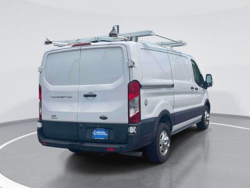 Oxford White 2022 Ford Transit-250 Base
