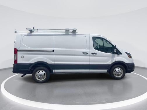 Oxford White 2022 Ford Transit-250 Base