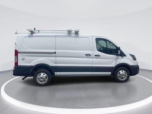Oxford White 2022 Ford Transit-250 Base