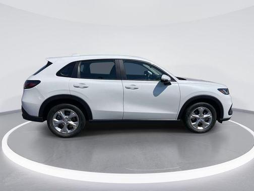 Platinum White Pearl 2024 Honda HR-V LX
