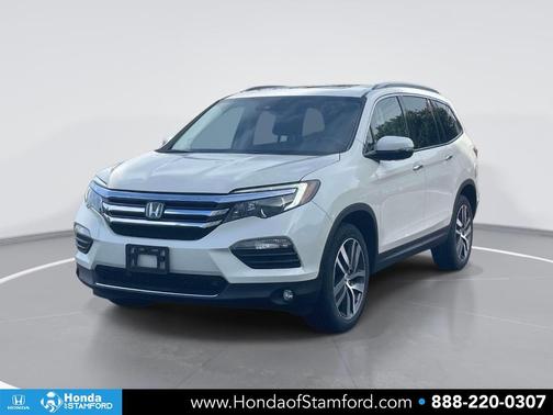 White Diamond Pearl 2017 Honda Pilot Touring
