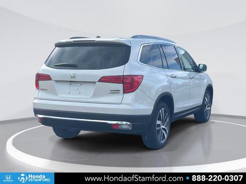 White Diamond Pearl 2017 Honda Pilot Touring