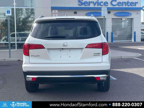 White Diamond Pearl 2017 Honda Pilot Touring