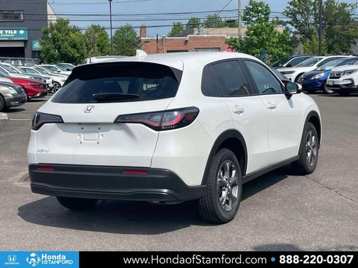 Platinum White Pearl 2026 Honda HR-V LX