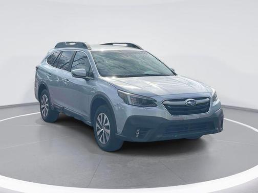 Ice Silver Metallic 2020 Subaru Outback Premium