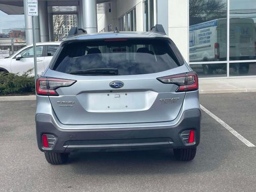 Ice Silver Metallic 2020 Subaru Outback Premium