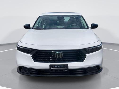Platinum White Pearl 2025 Honda Accord SE