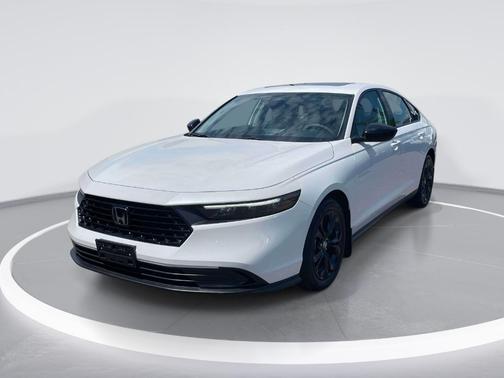 Platinum White Pearl 2025 Honda Accord SE