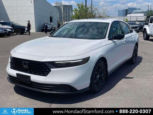 Platinum White Pearl 2025 Honda Accord SE
