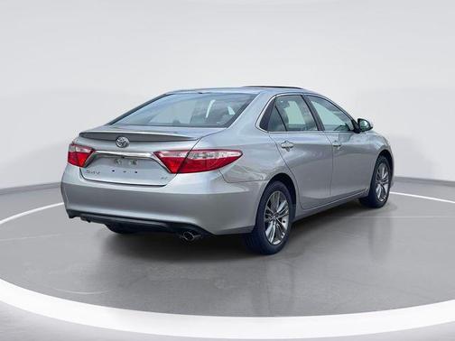 Celestial Silver Metallic 2017 Toyota Camry SE