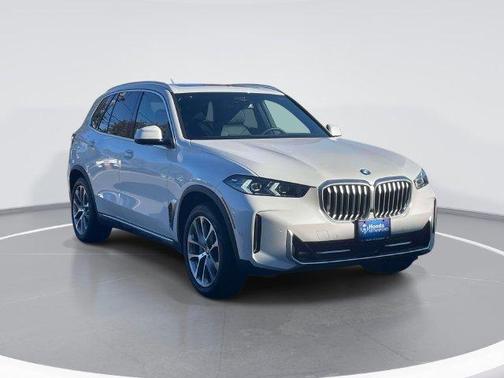 White Metallic 2026 BMW X5 xDrive40i
