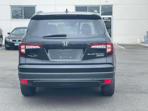 2021 Honda Pilot Black Edition
