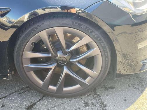 2022 Tesla Model S Plaid