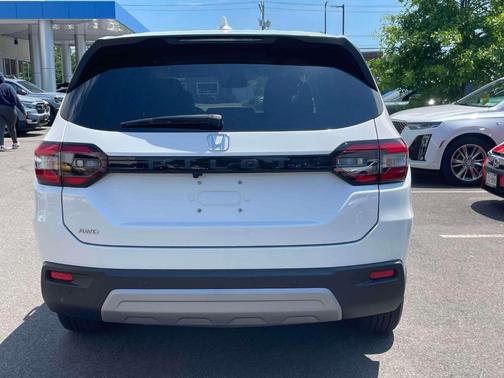 Platinum White 2024 Honda Pilot EX-L