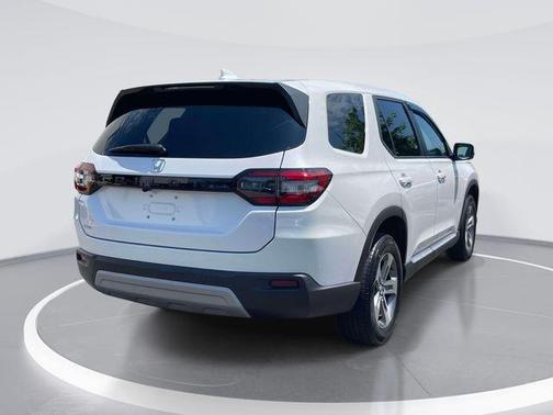 Platinum White 2024 Honda Pilot EX-L